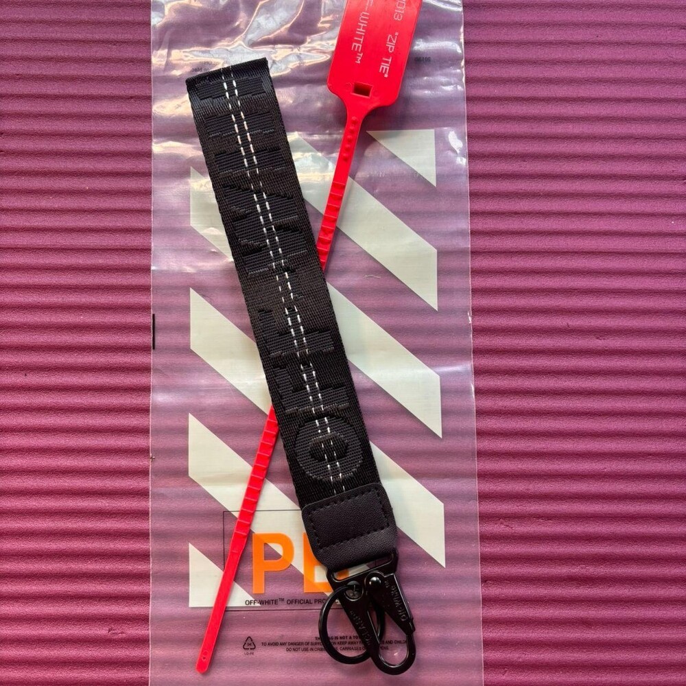 🥷🤍 Black w/ White Stripes | Off-White | Keychain ─────────────────────────────